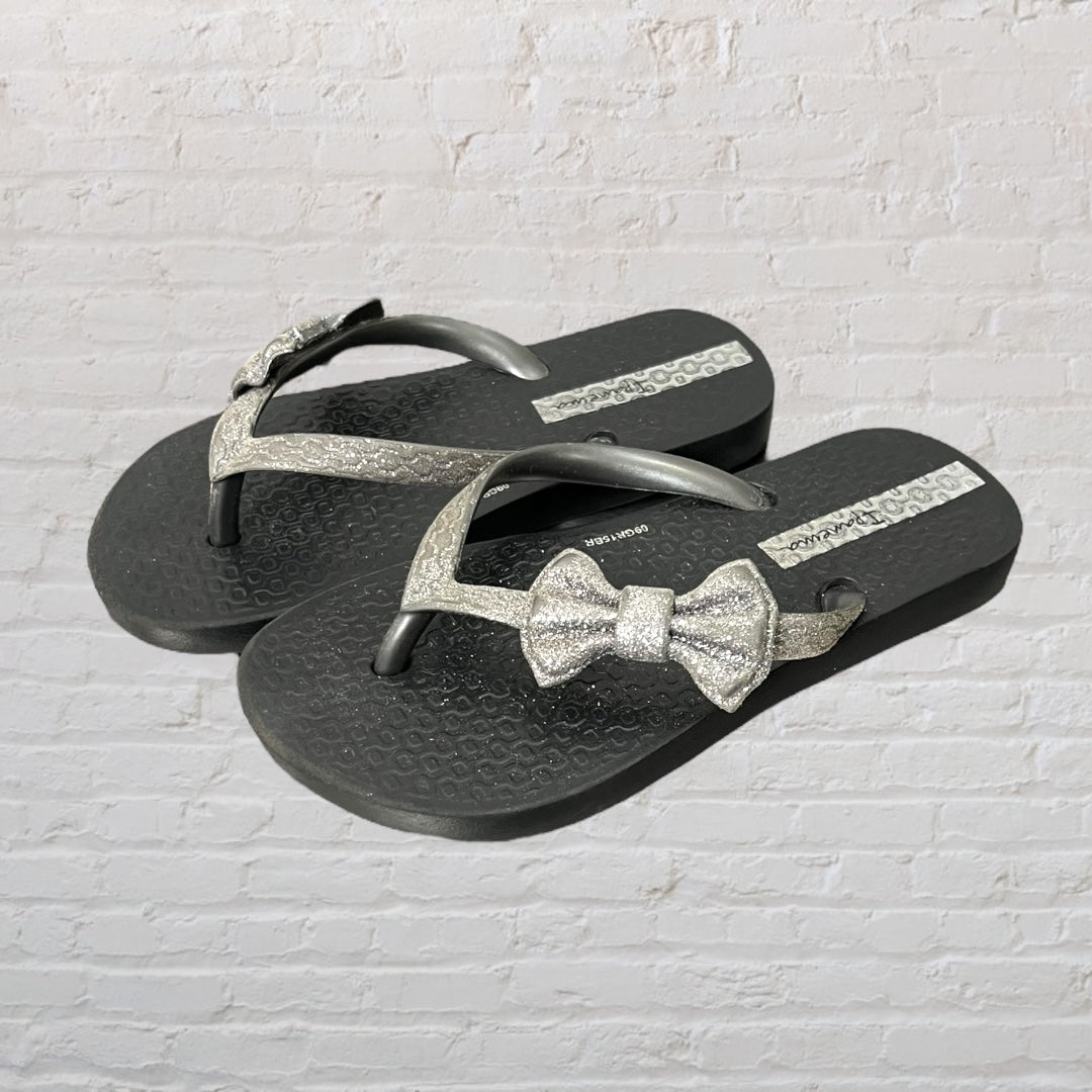 Ipanema Glitter Bow Flip Flops (11C)