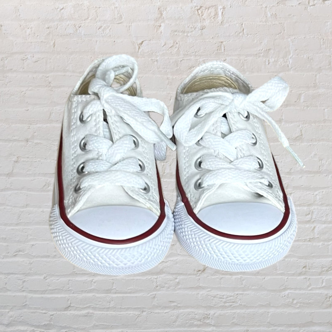 NEW! Converse Chuck Taylor Lace-Up Sneakers (4)