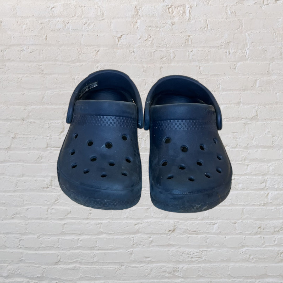 Crocs Classic Slip-Ons (7)