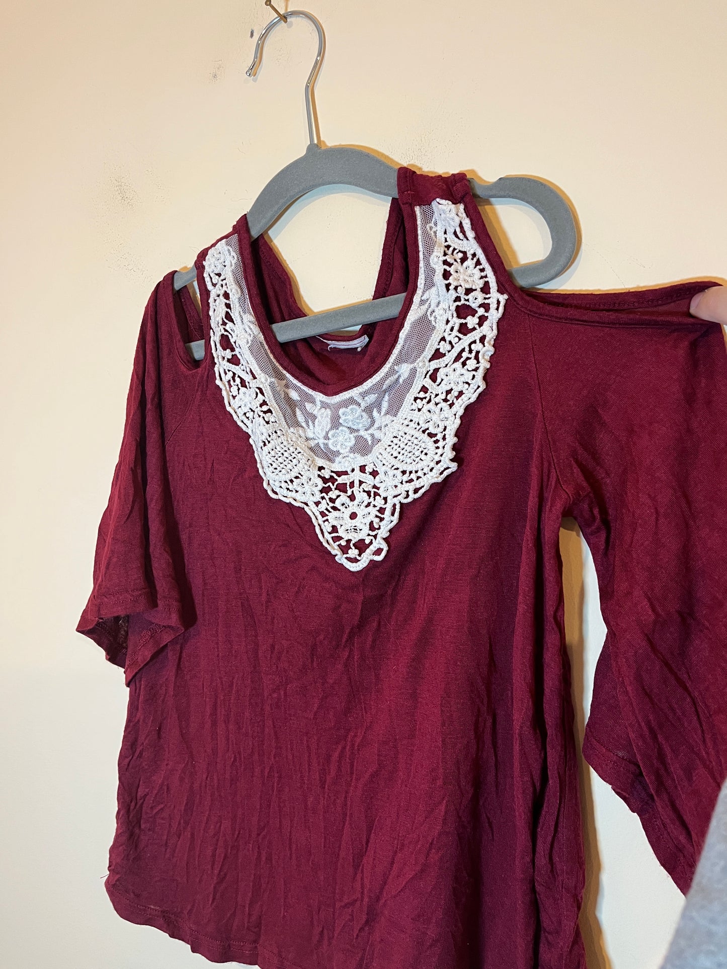 Unknown Brand Cold-Shoulder Macrame Top (6)