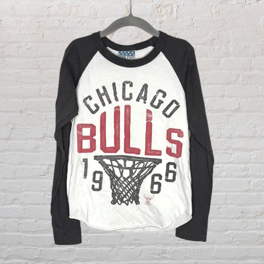 Black and white raglan T-shirt with 'Chicago Bulls 1966' graphic, featuring a basketball net design.