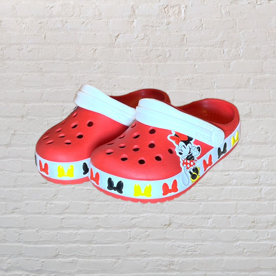 NEW! Crocs x Disney Minnie Slip-Ons (6)