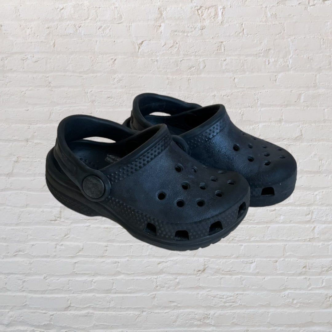 Crocs Classic Slip-Ons - Footwear 5