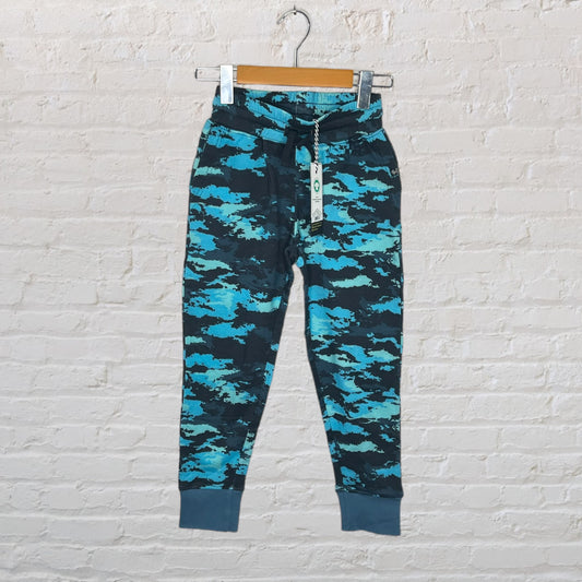 Lola & Taylor Camo Joggers (7)