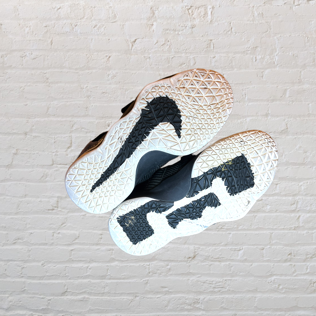 Nike Lebron Soldier 11 Sneakers (1Y)