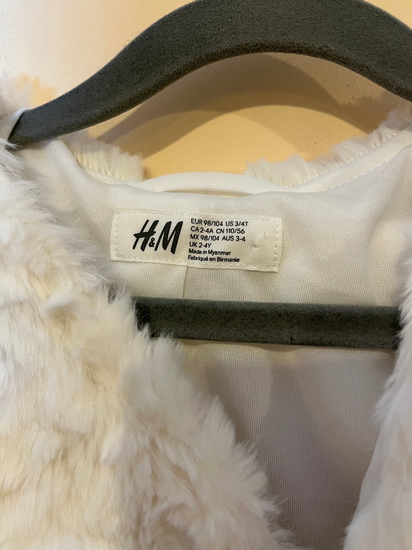NEW! H&M Super Soft Faux Fur Jacket (4T)