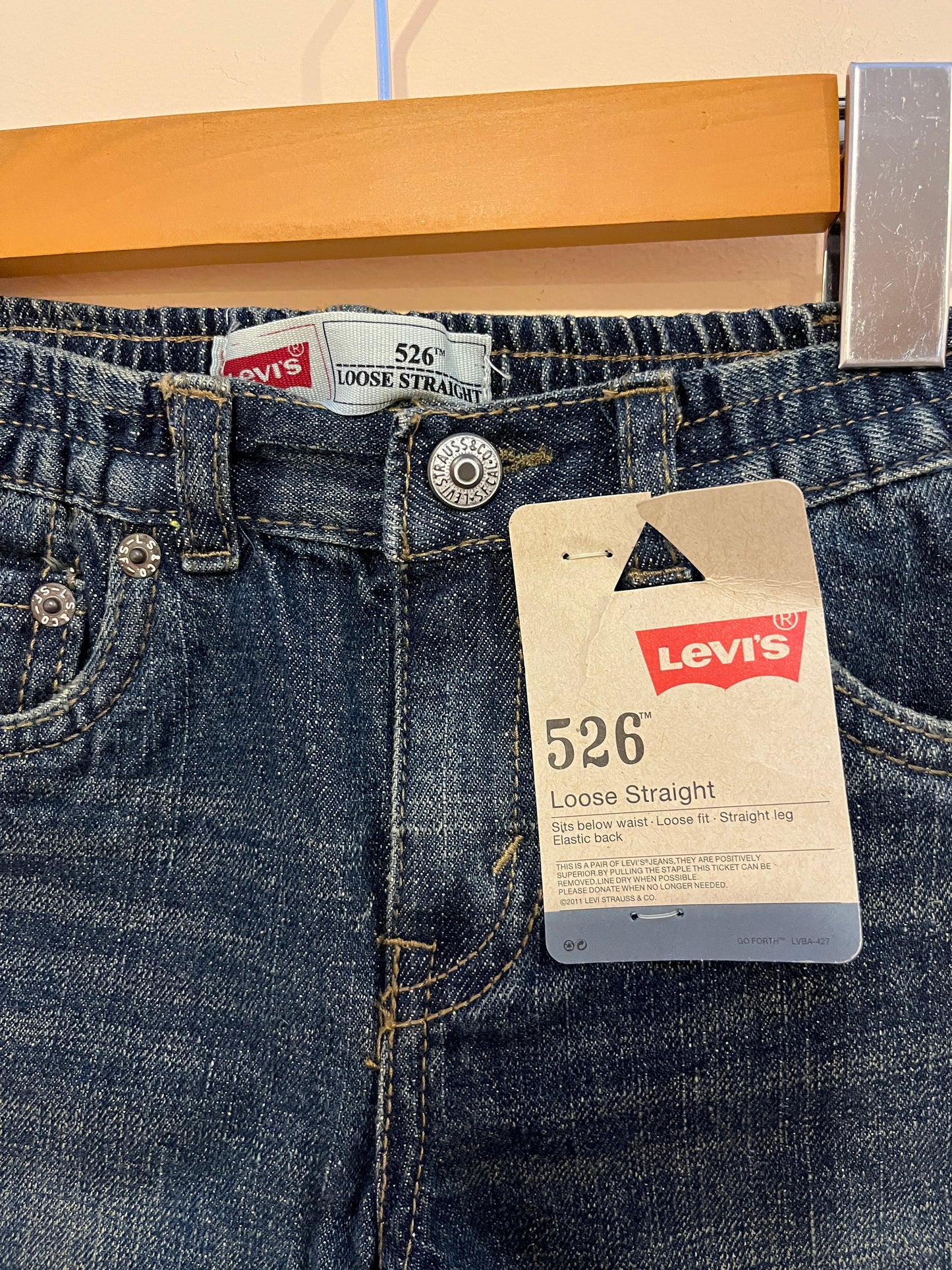 NEW! Levi’s 526 Loose Straight Jeans (24M)*