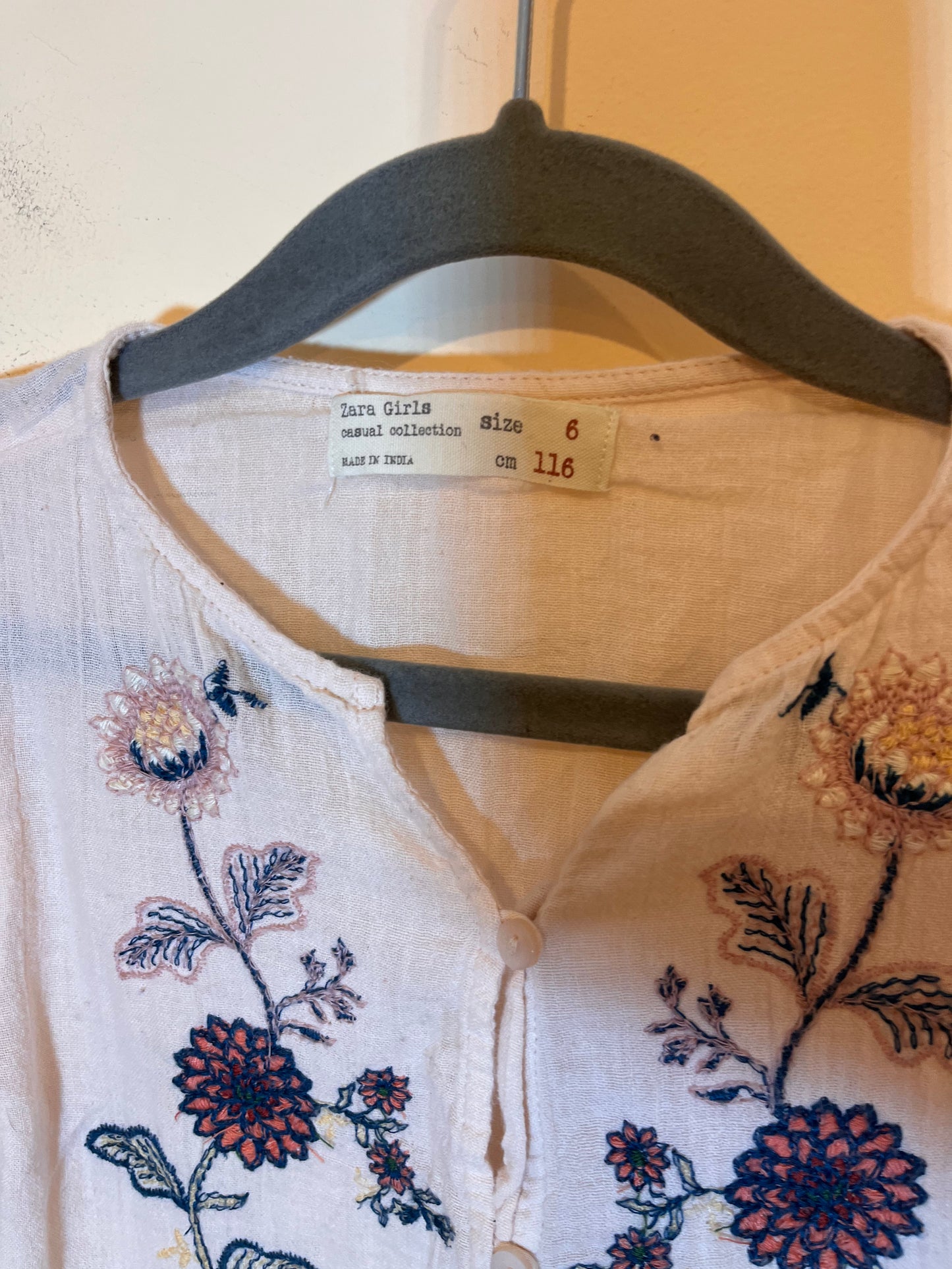 Zara Embroidered Floral Button-Up Blouse (6)
